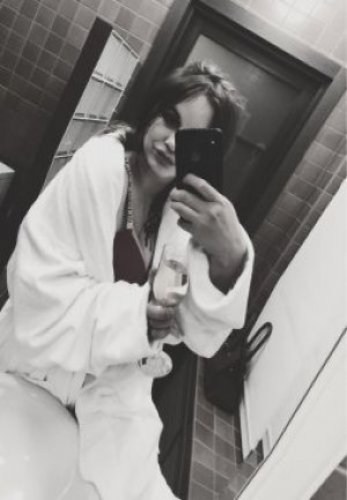 Индивидуалка Арина( есть подруга, без предоплаты)