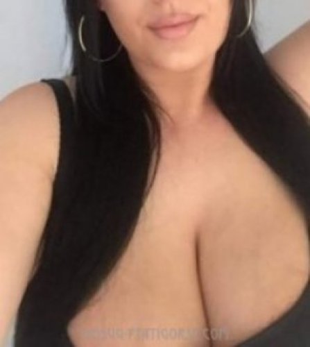 Индивидуалка Яначка эротический массаж 