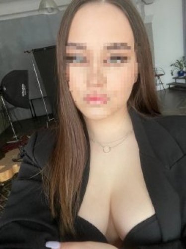 Оля