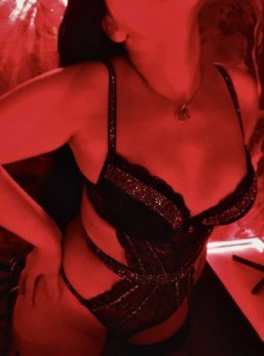 Индивидуалка Эмилия